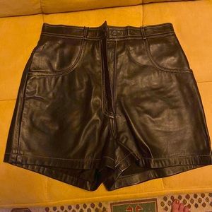 COPY - Danier silky smooth short